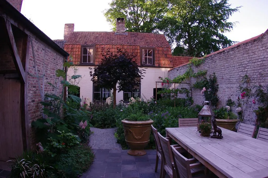 B&B Canal Deluxe Brugge Panzió